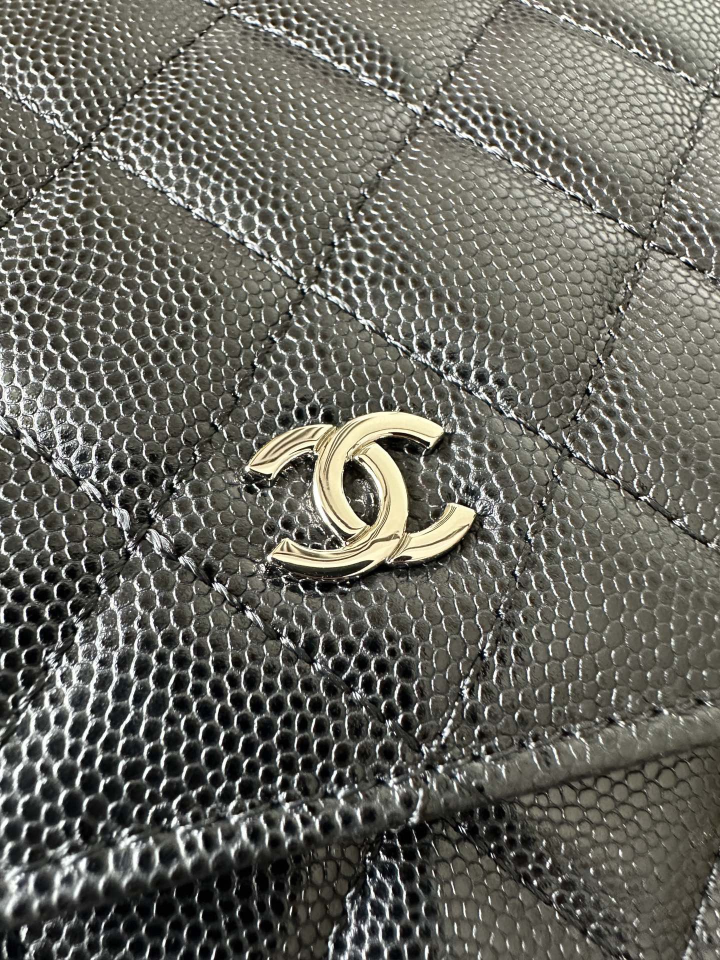 Chanel ball grain leather 0250