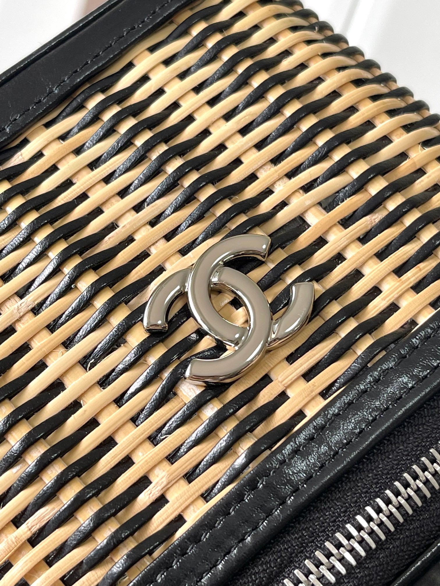 chanel cosmetic bag 1352