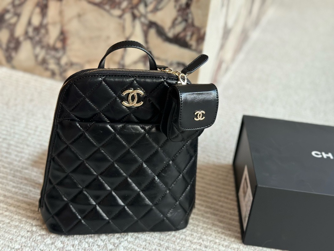 Chanel shiny backpack 3332