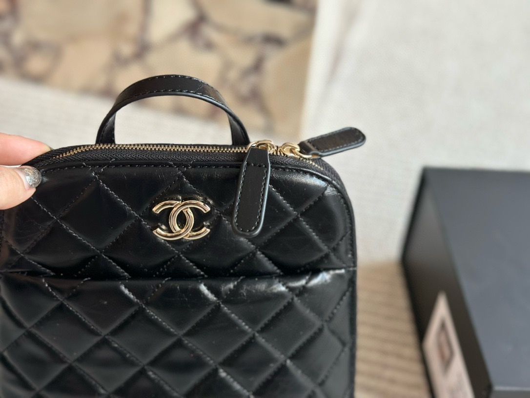 Chanel shiny backpack 3332