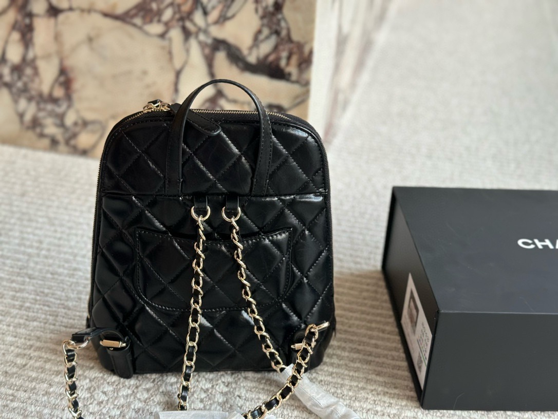 Chanel shiny backpack 3332