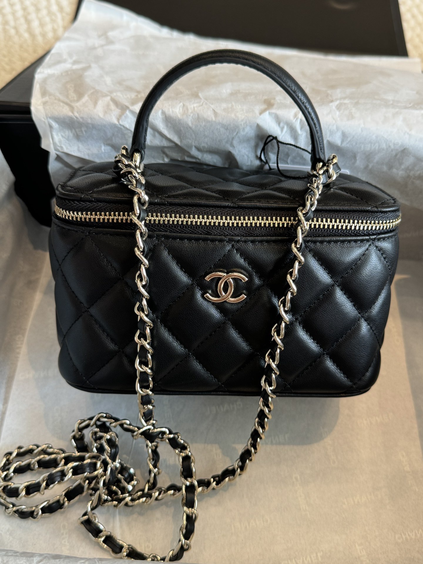 Chanel Hand-held Chain Box 68087