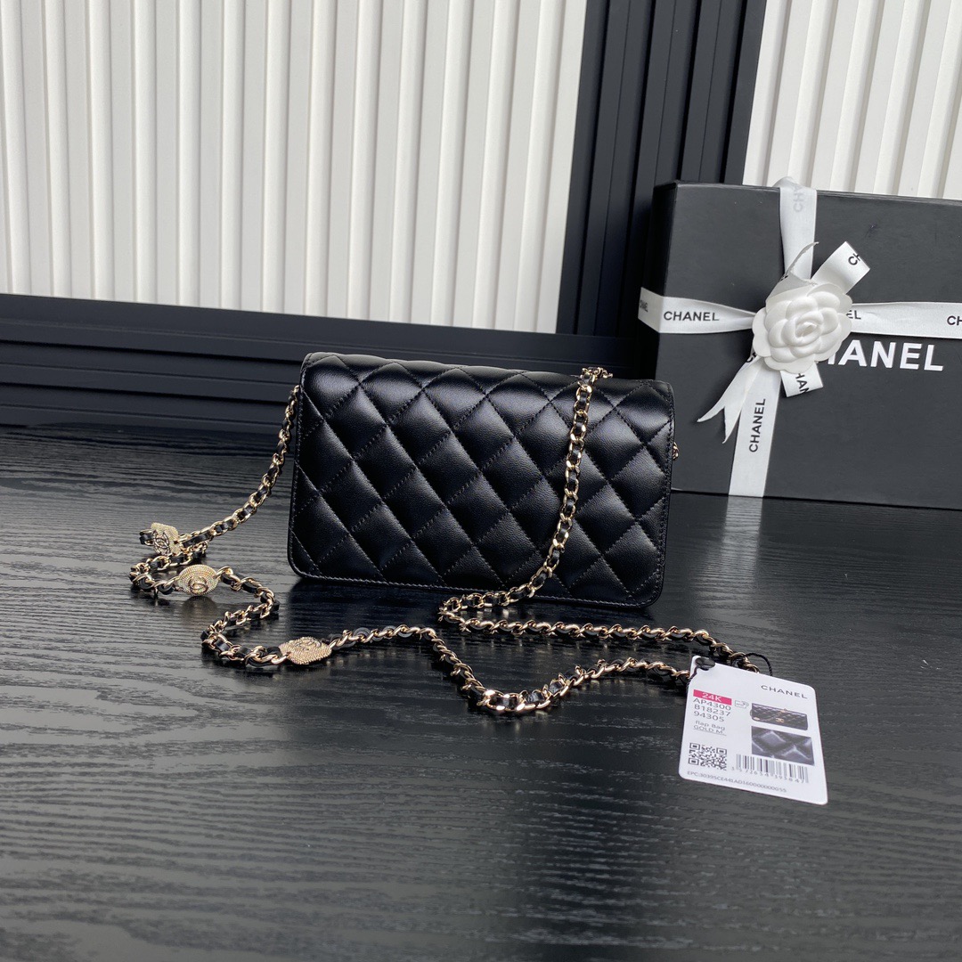 Chanel embossed rhinestone chain accordion bag AP4300