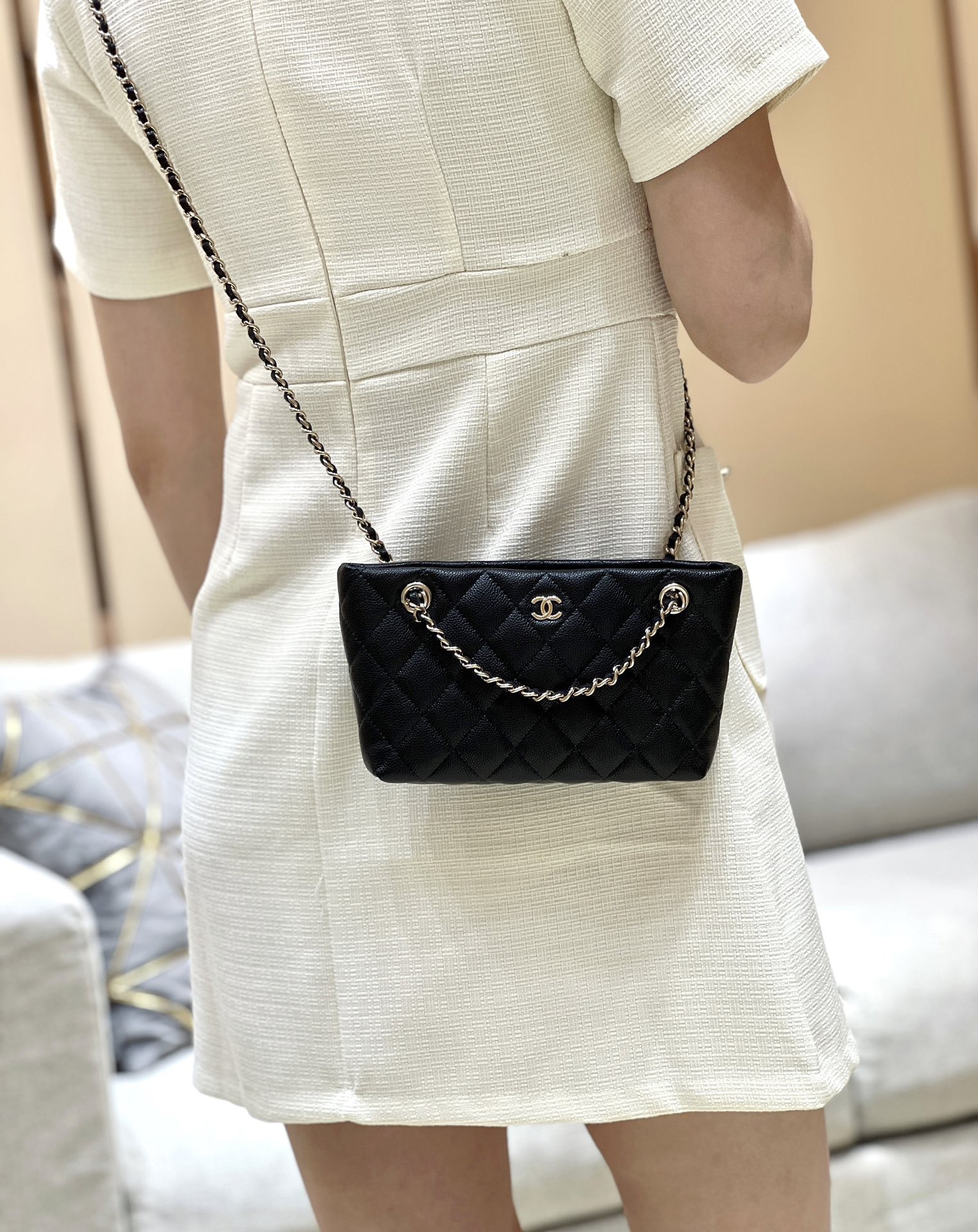 Chanel mini tote bag AP4423