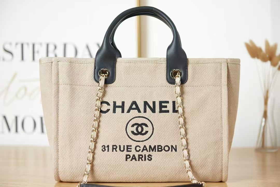 Chanel beach bag AS3257