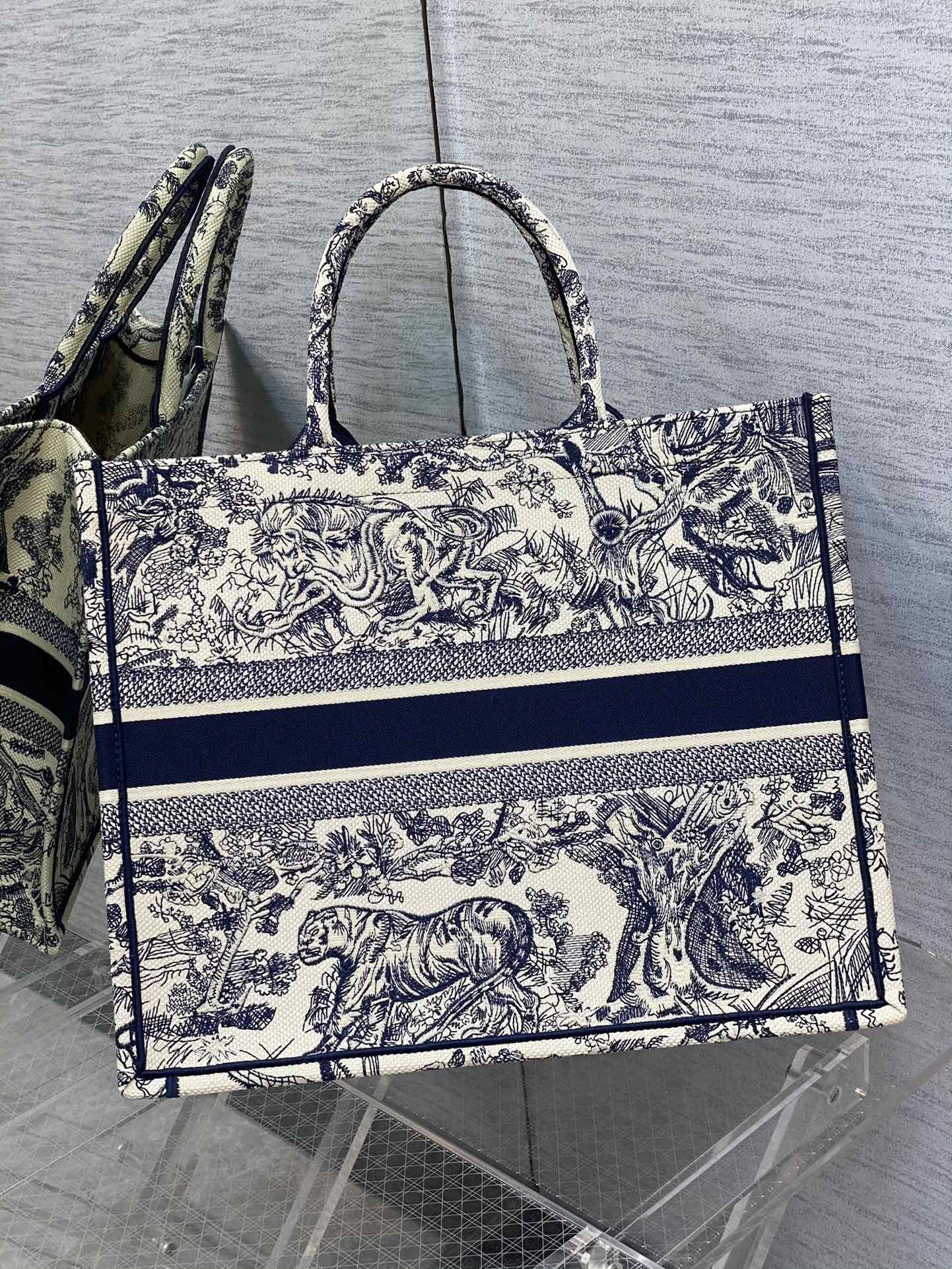 Dior Tote Tiger GM D0127