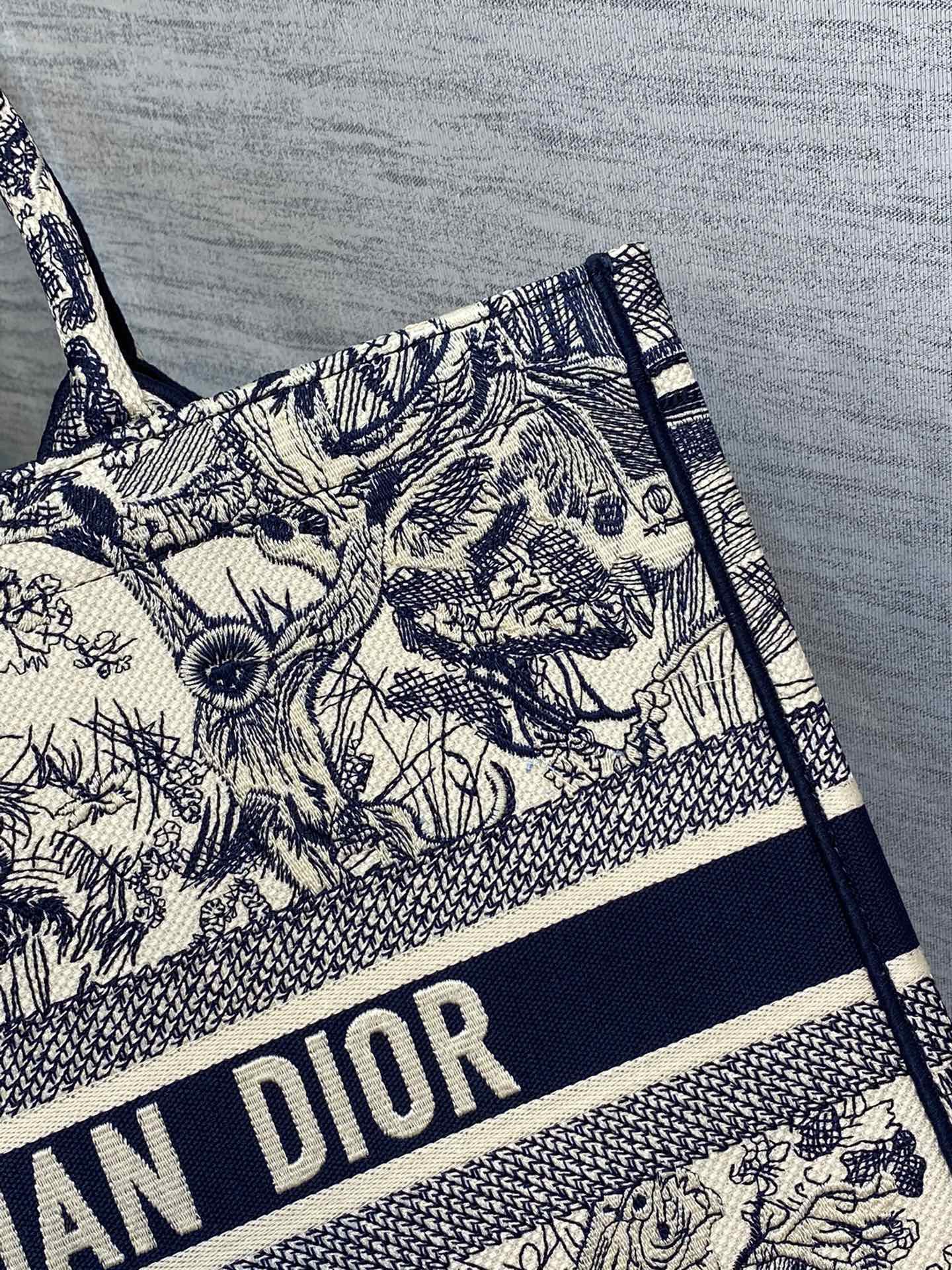 Dior Tote Tiger GM D0127