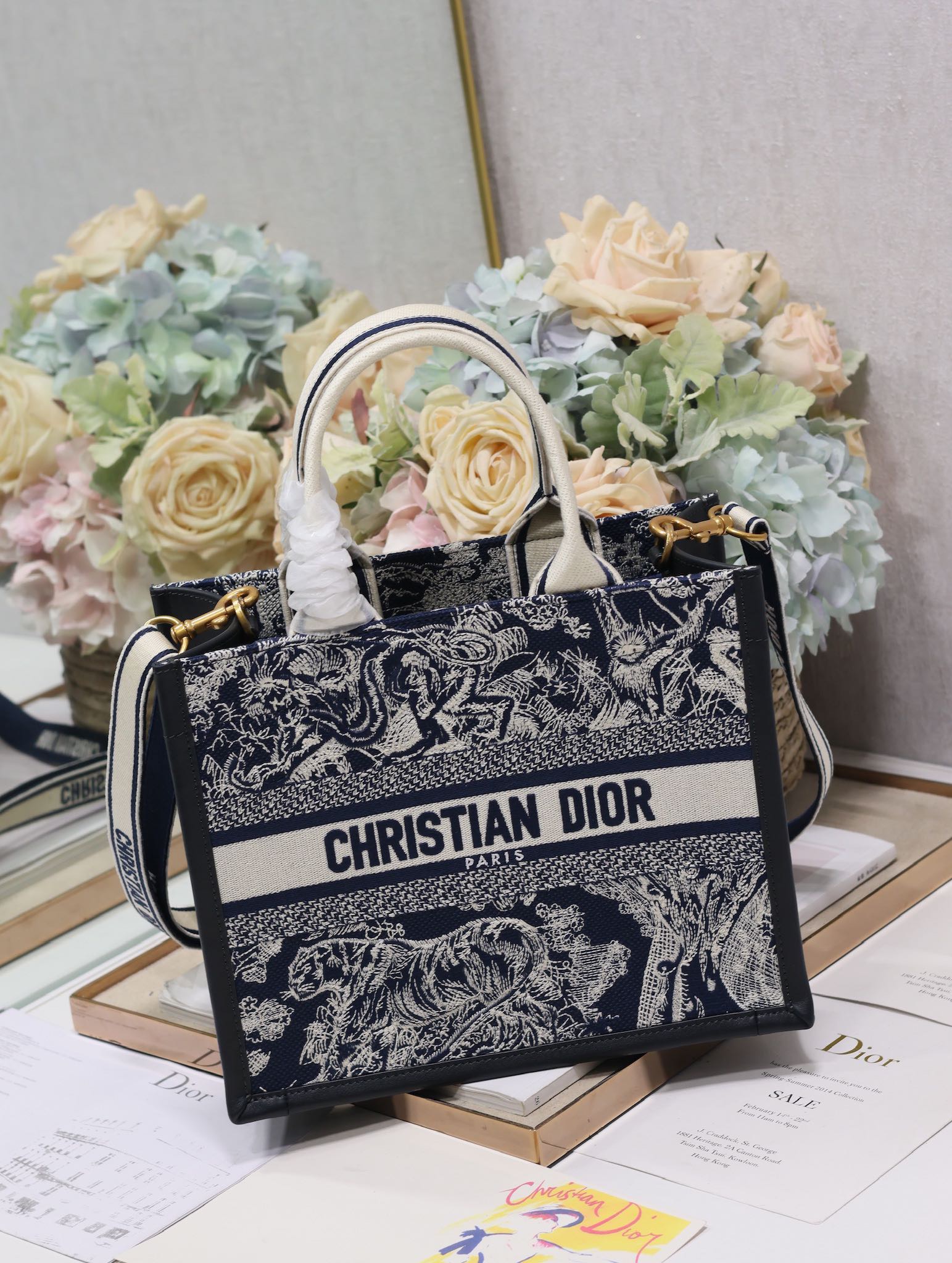 Dior Mini book tote D0156