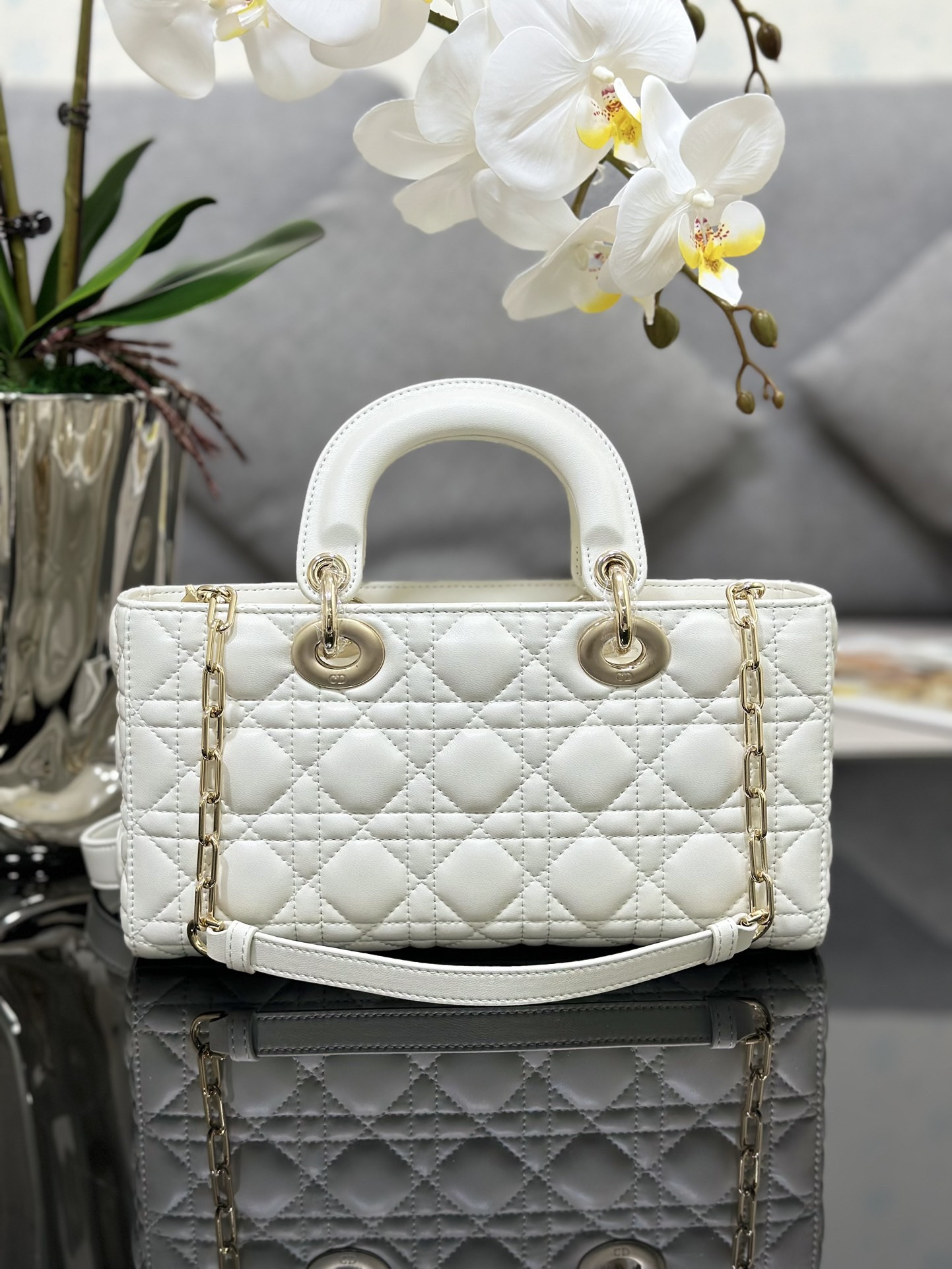 Lady Dior medium checkered lambskin handbag D0159