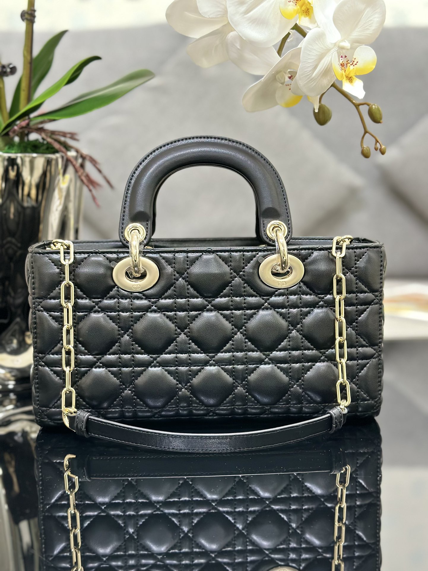 Lady Dior medium checkered lambskin handbag D0160