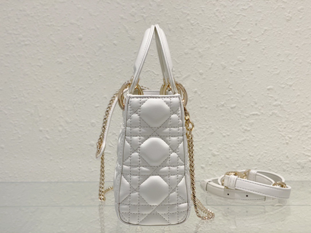 Lady Dior three-grid white D0161