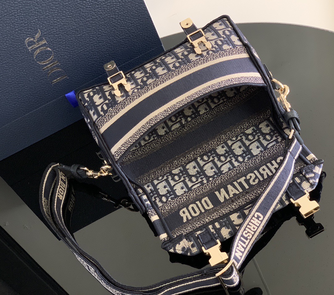 Dior Camp bag  D0162