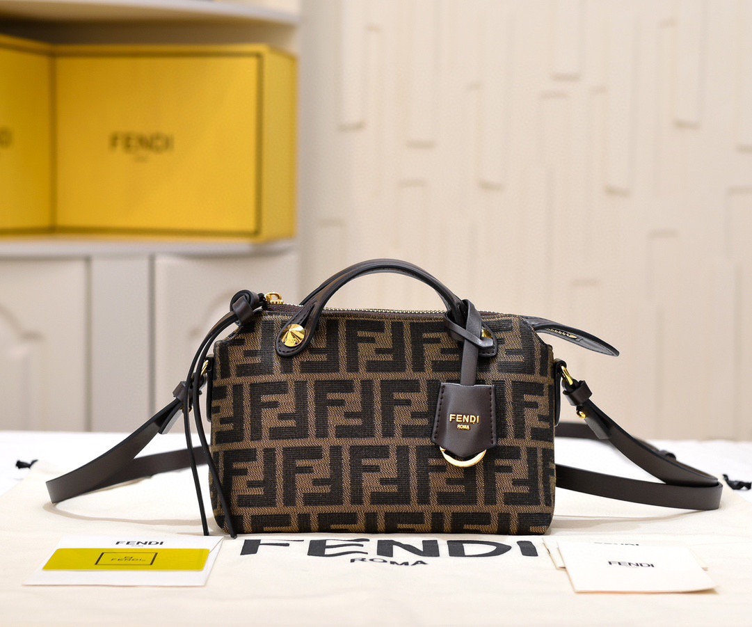 Fendi's new Boston handbag F0001