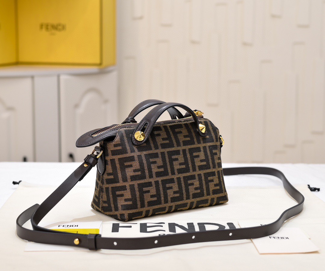 Fendi's new Boston handbag F0001