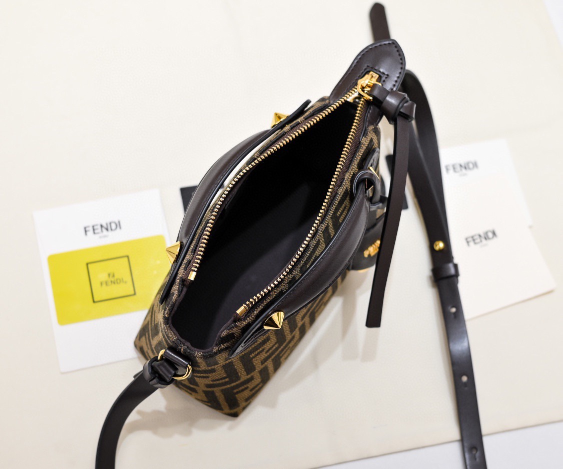 Fendi's new Boston handbag F0001