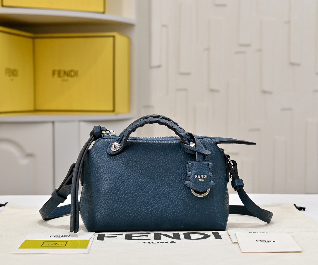 Fendi's new Boston handbag F0002