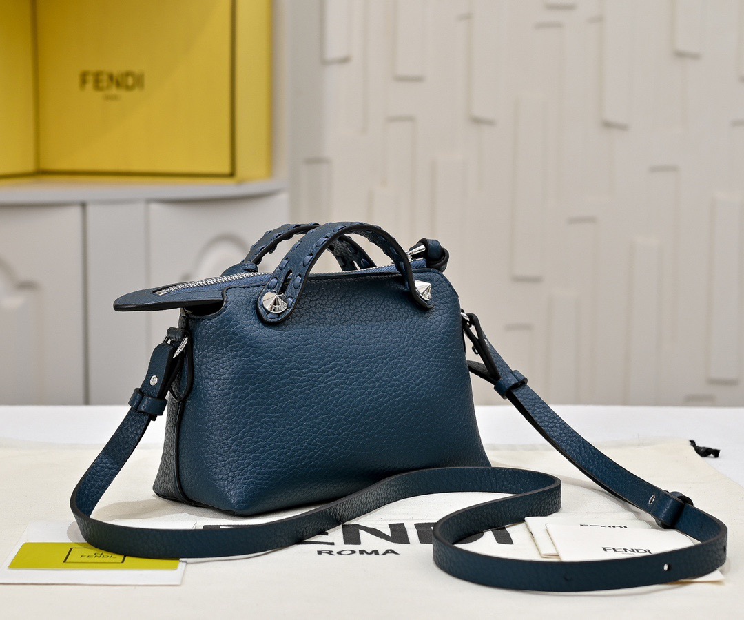 Fendi's new Boston handbag F0002