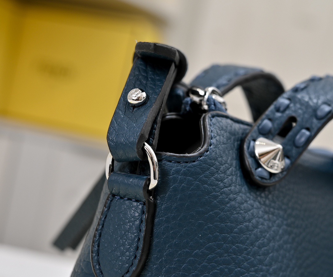 Fendi's new Boston handbag F0002