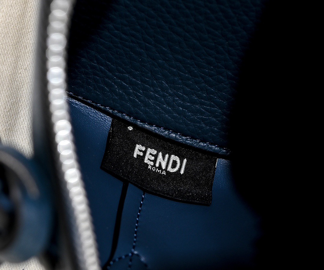 Fendi's new Boston handbag F0002