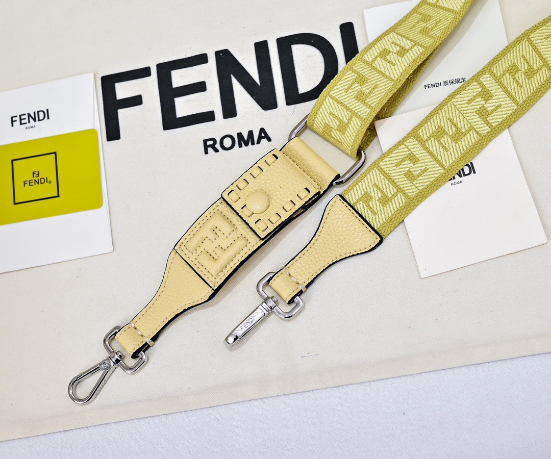 Fendi Peek Abooiseeu F0003