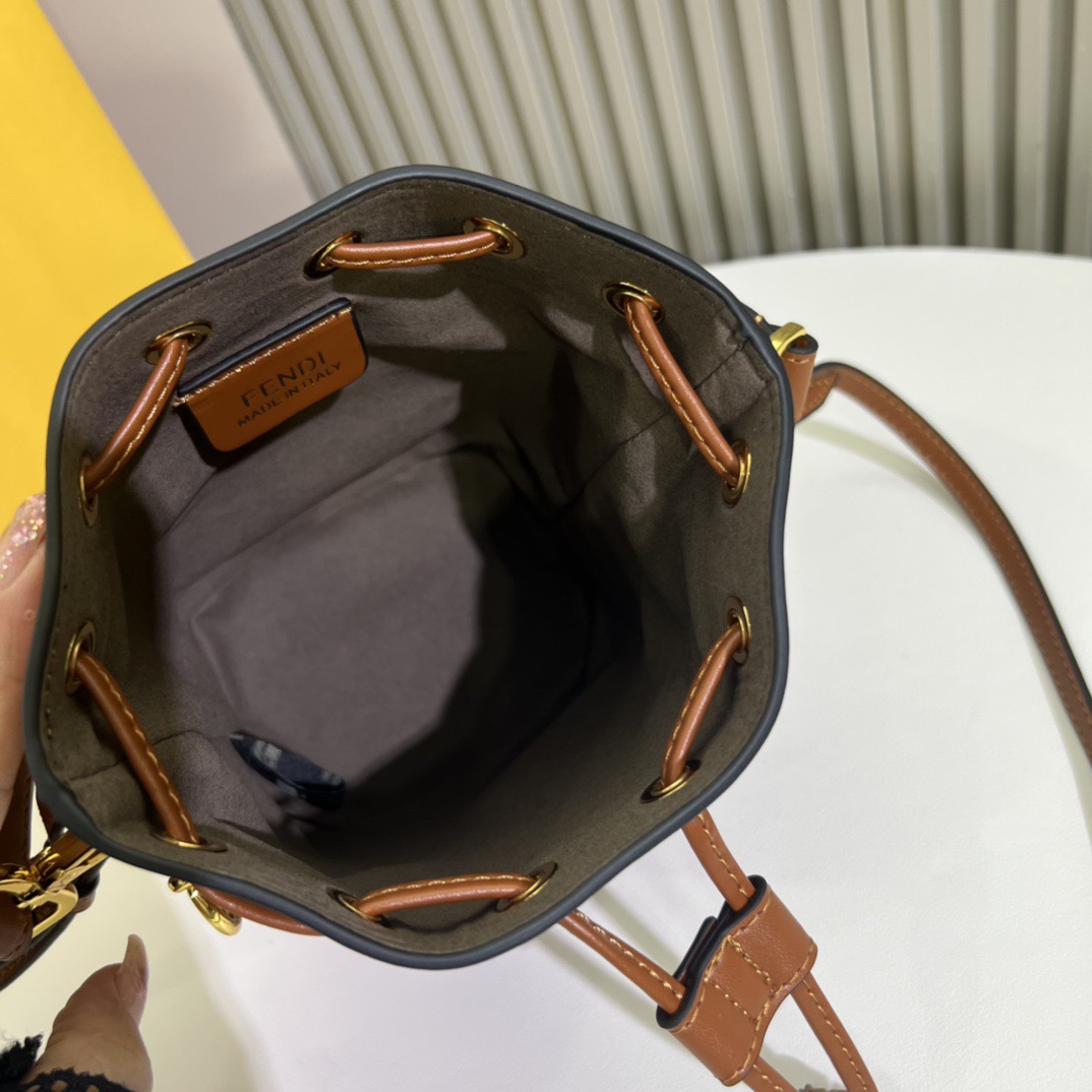 Fendi mon tresor small bucket bag F0030