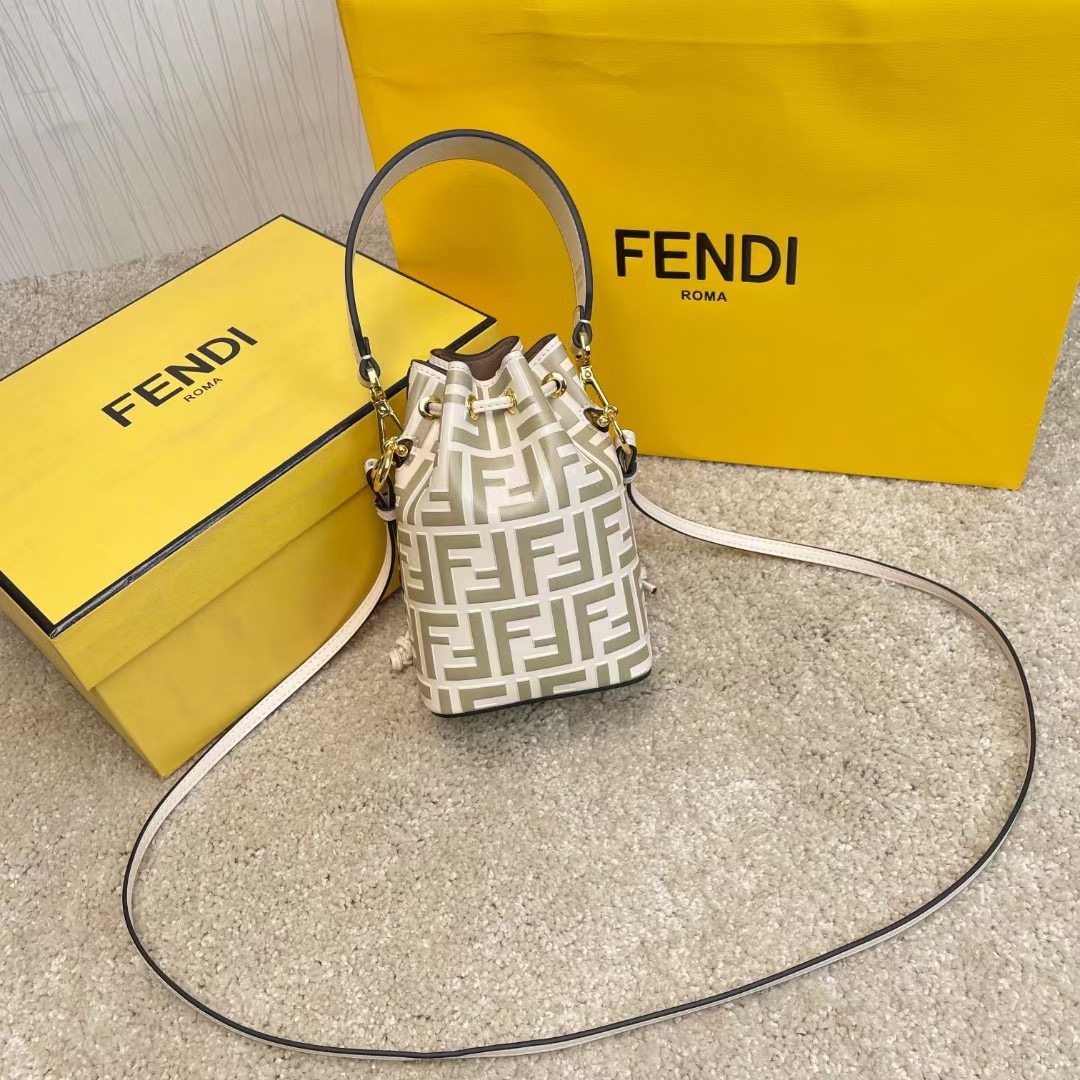 Fendi mon tresor small bucket bag F0031