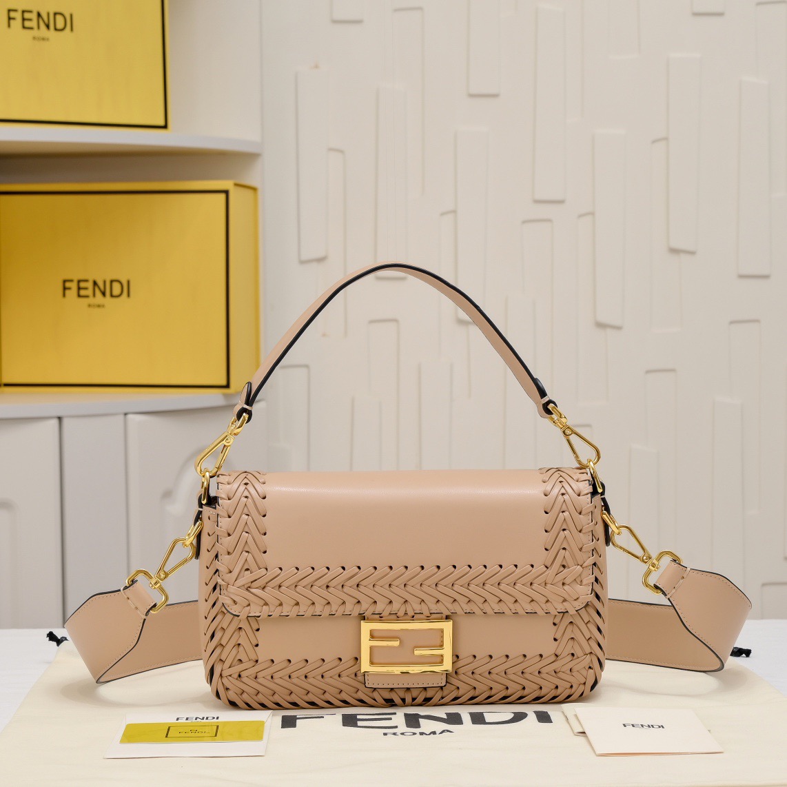 Fendi 2022 Early Spring New  F0036