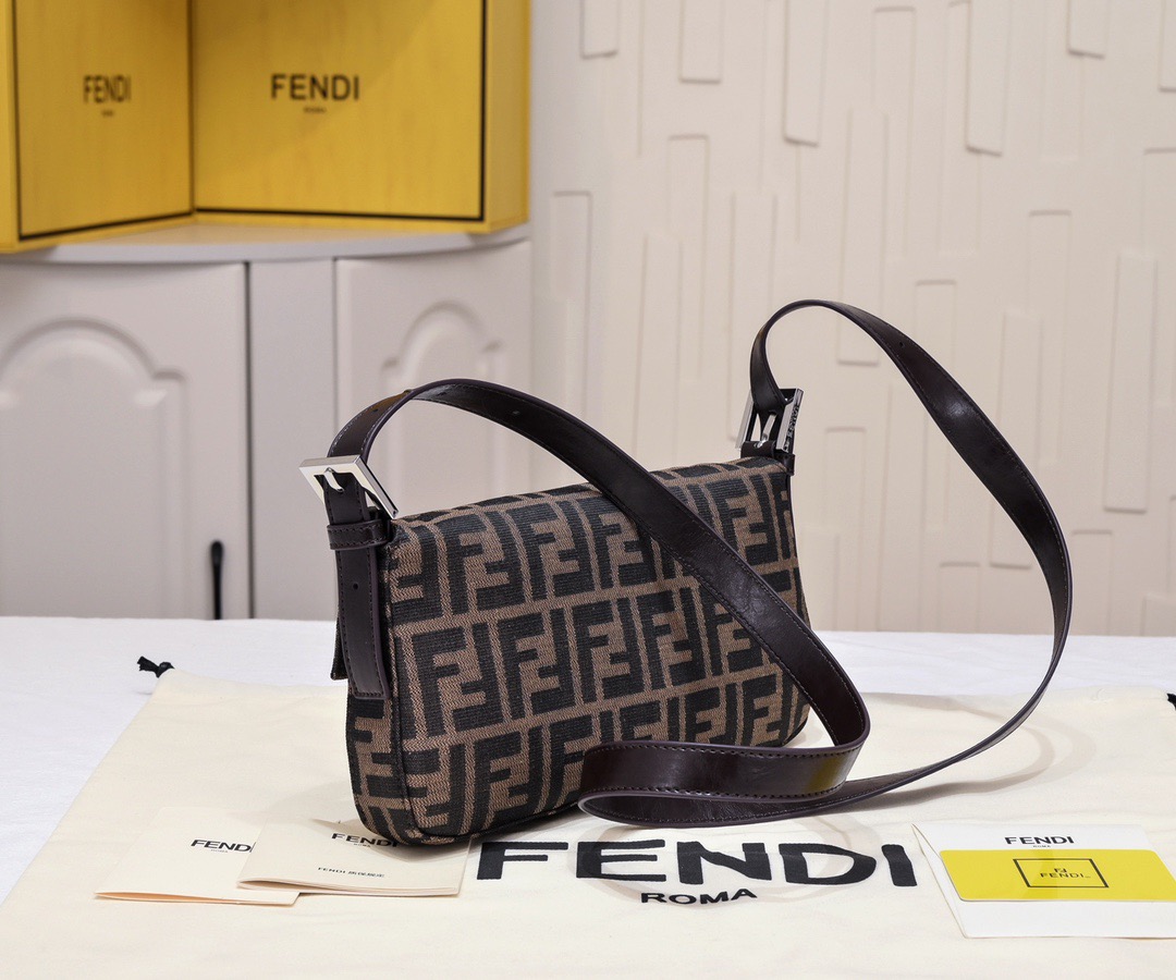 Fendi Vintage GM F0038