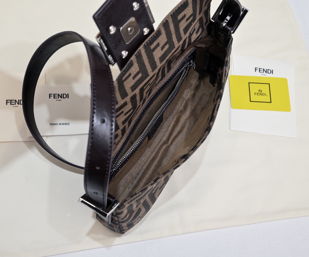 Fendi Vintage GM F0038