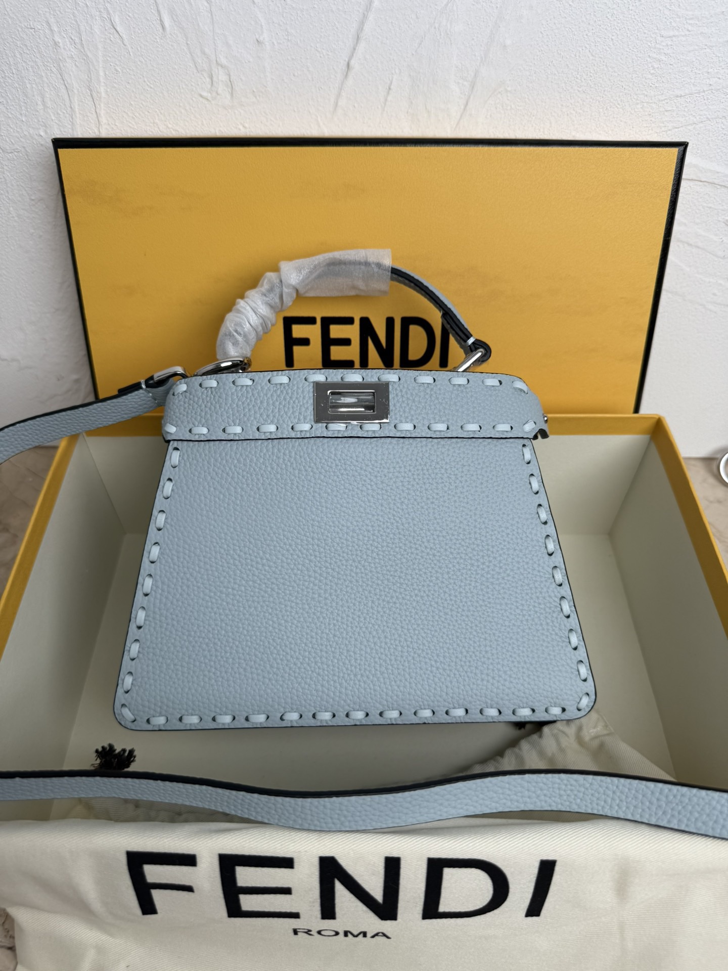 Fendi Peekabooiseeu small handbag F0047