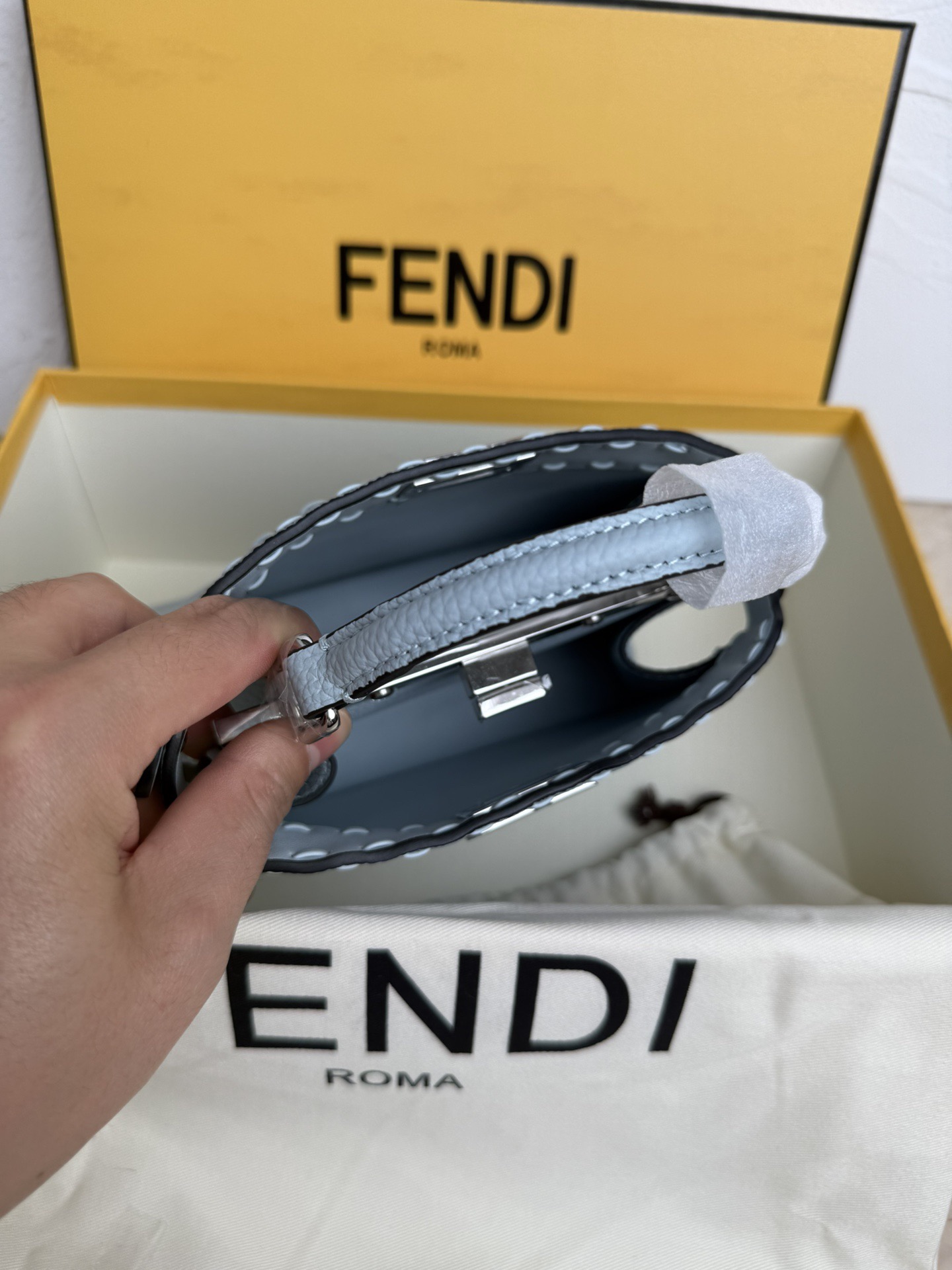 Fendi Peekabooiseeu small handbag F0047