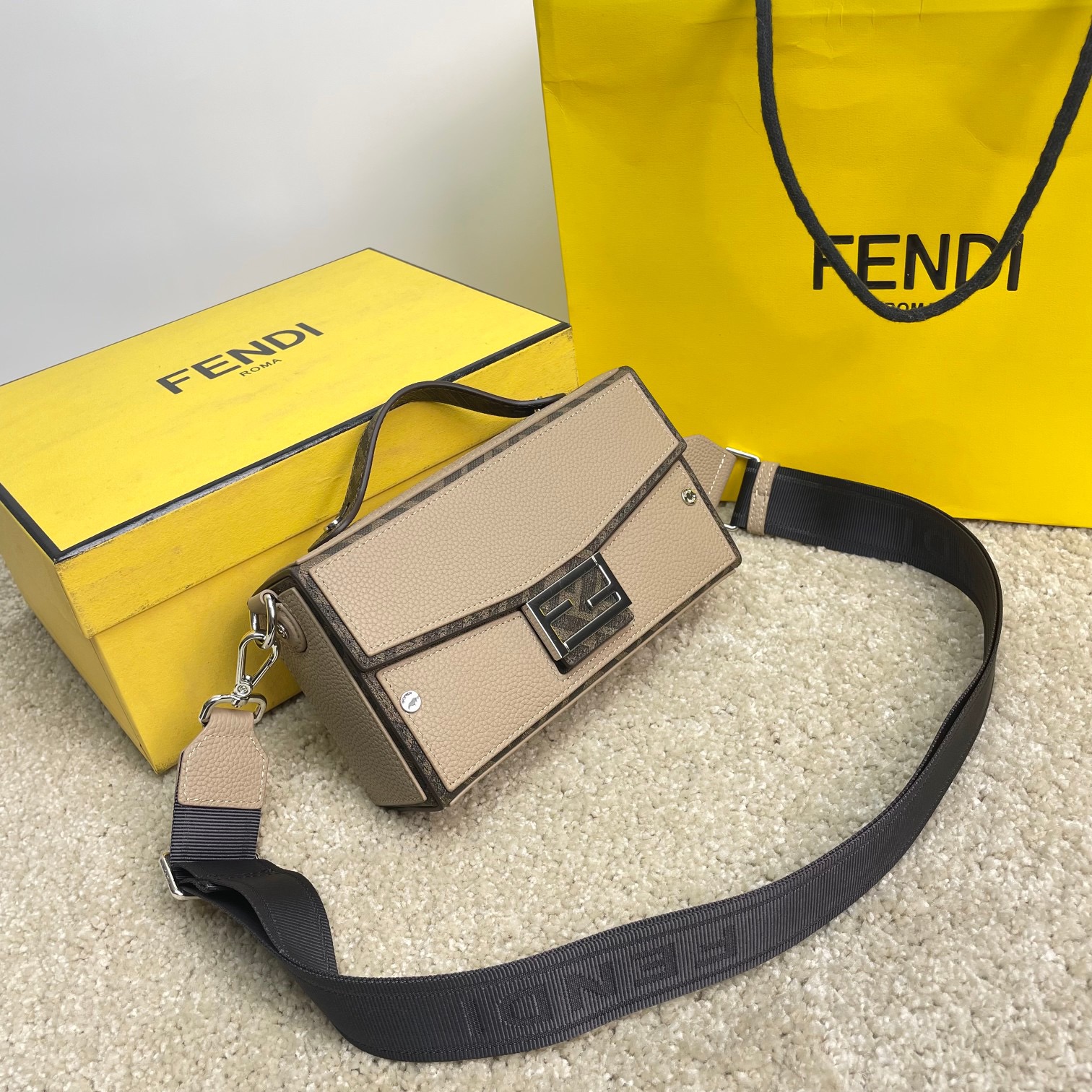 Fendi box bag F0049