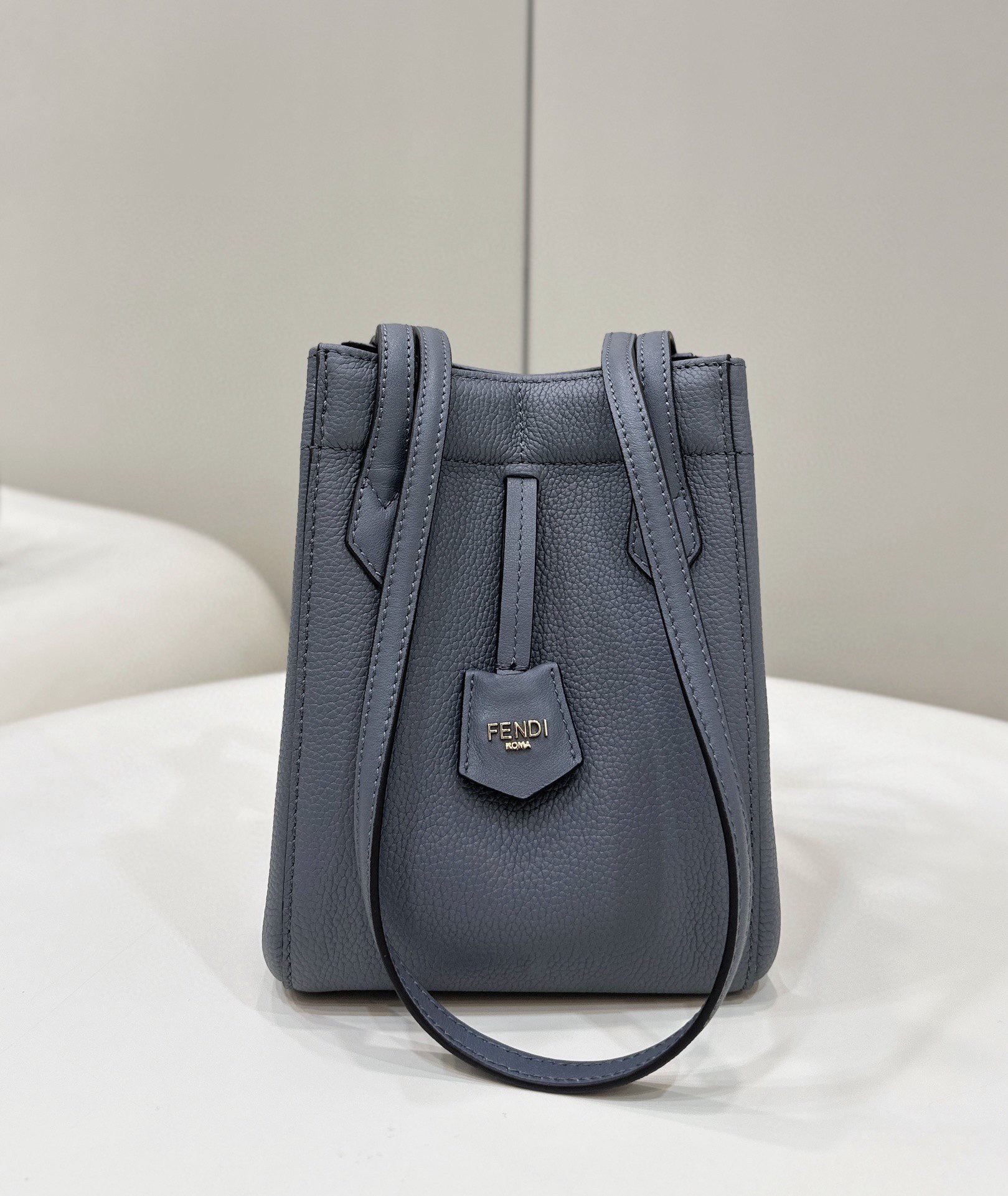 Fendi's new folding bag origami F0059