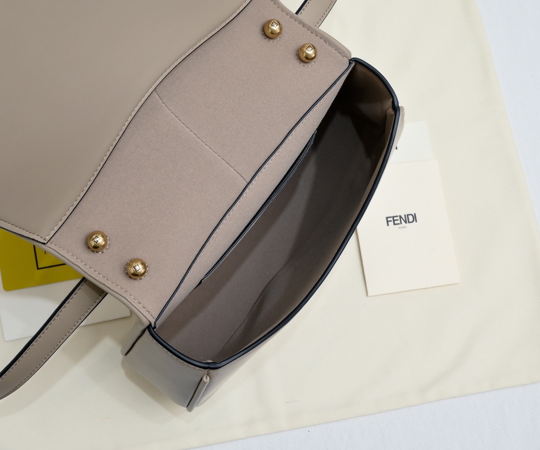 Fendi C'mon series GM F0069