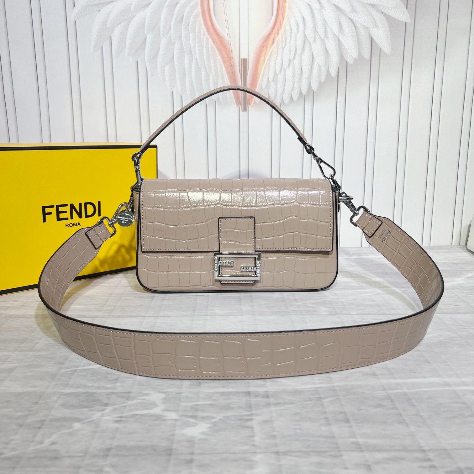 Fendi re-edition baguette handbag F0072