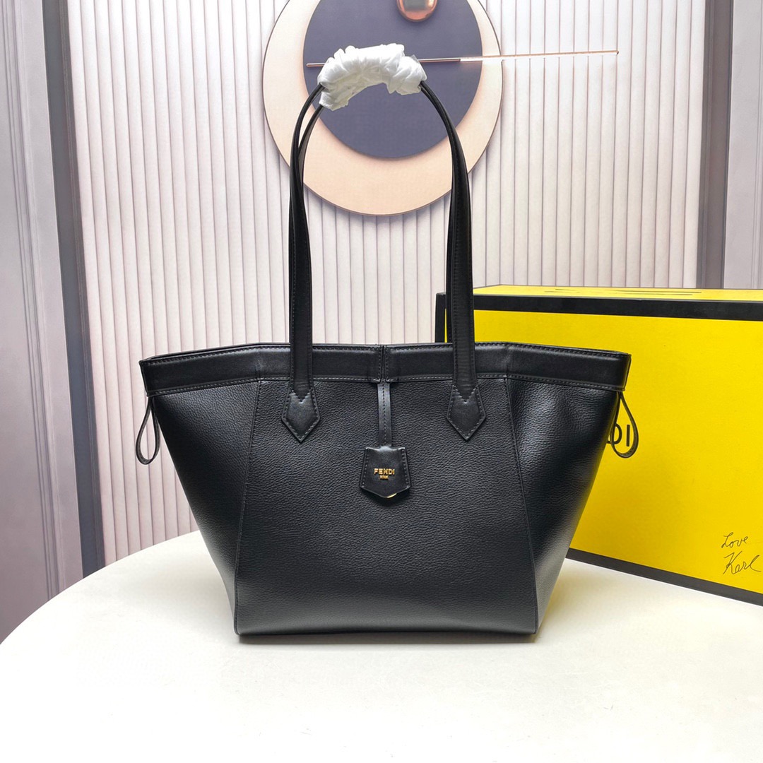 Fendi's 2023 autumn and winter magic bag F0076