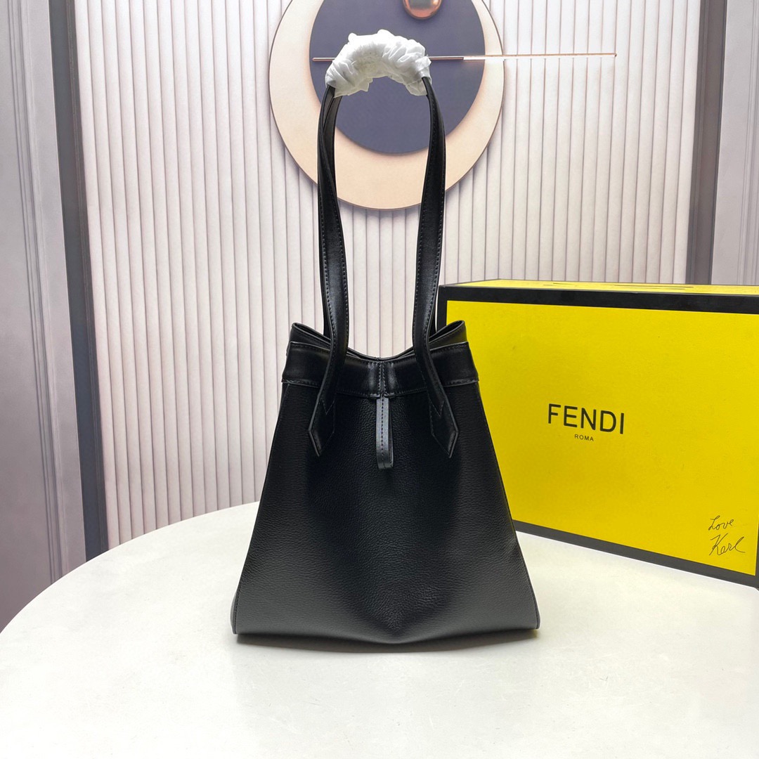 Fendi's 2023 autumn and winter magic bag F0076