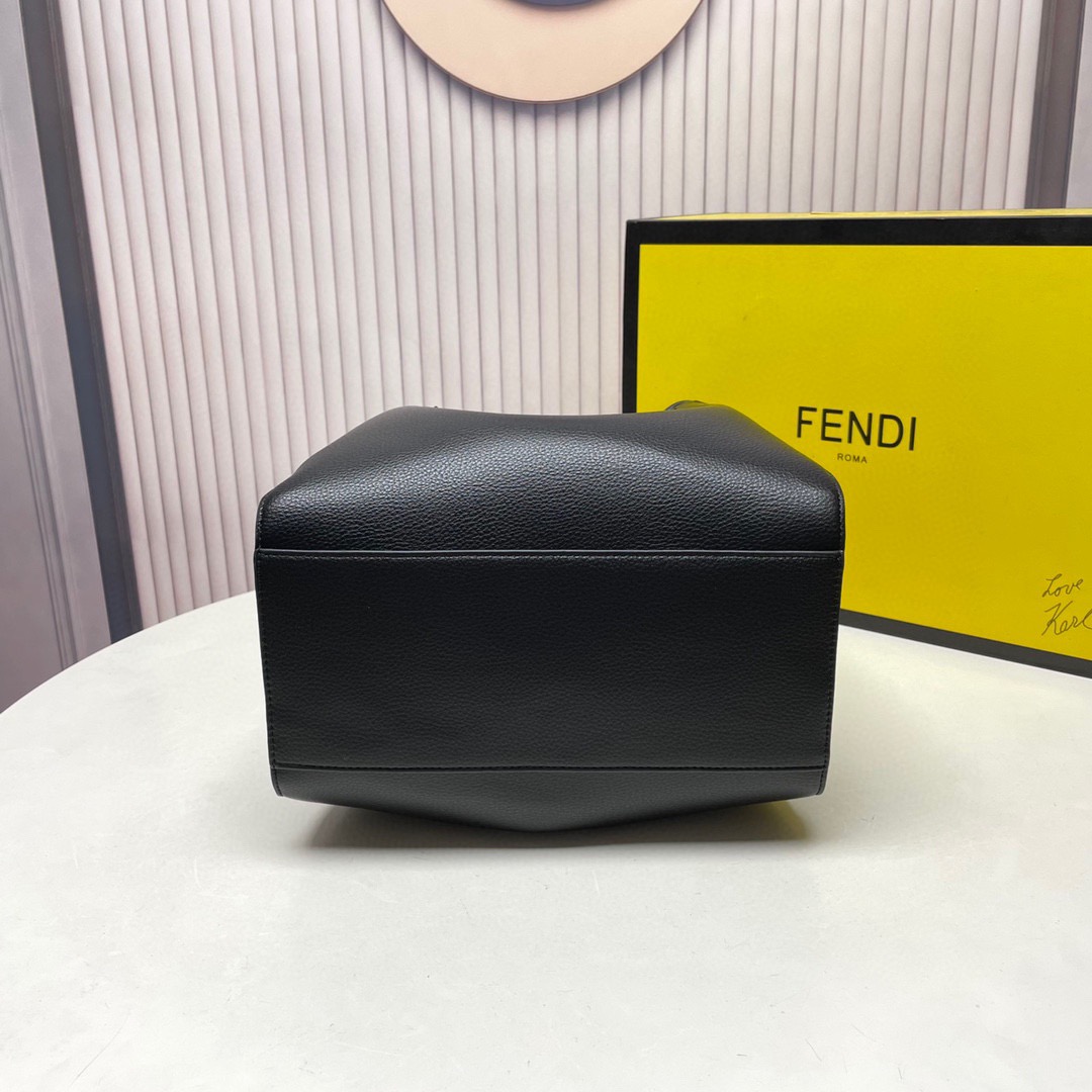 Fendi's 2023 autumn and winter magic bag F0076