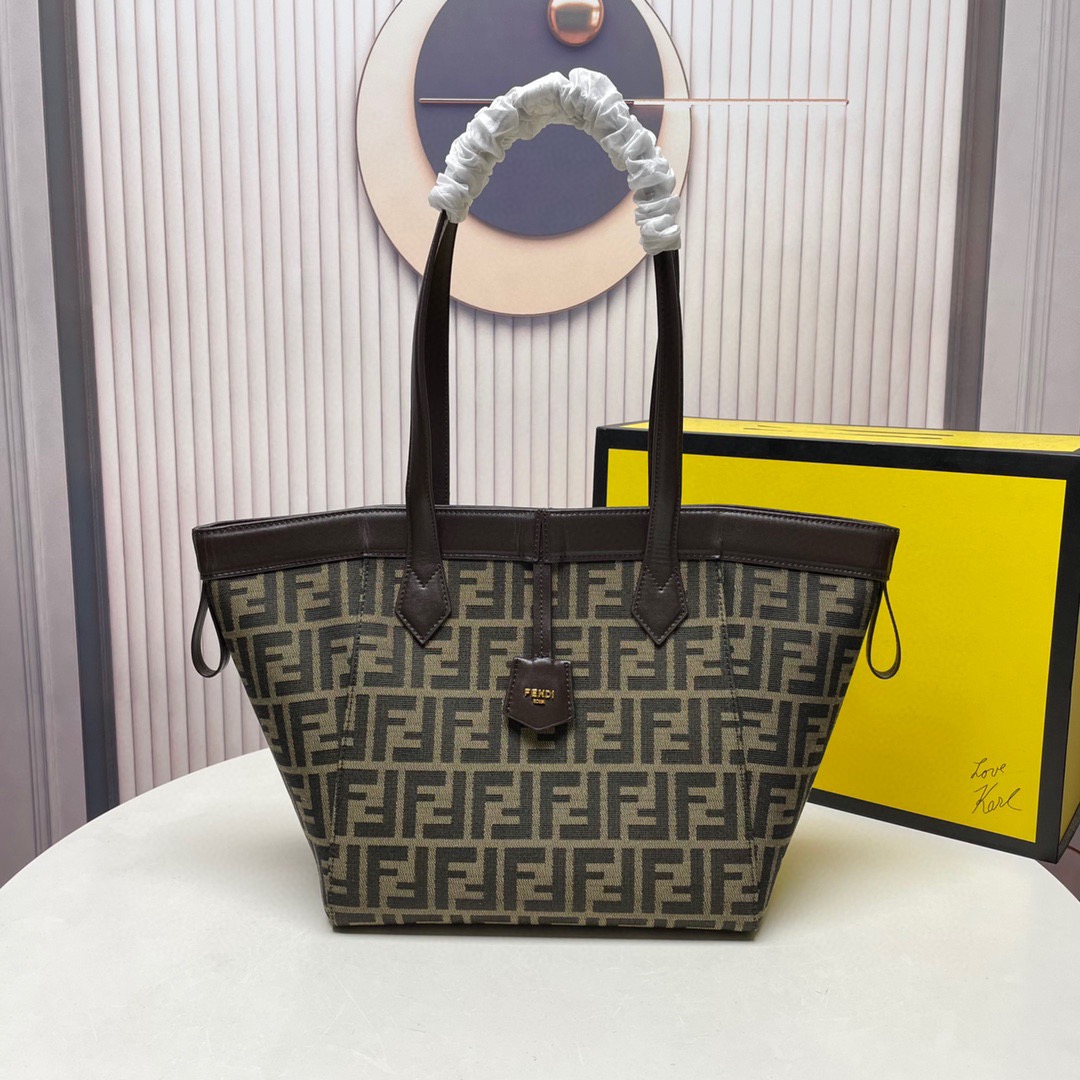 Fendi's 2023 autumn and winter magic bag F0077