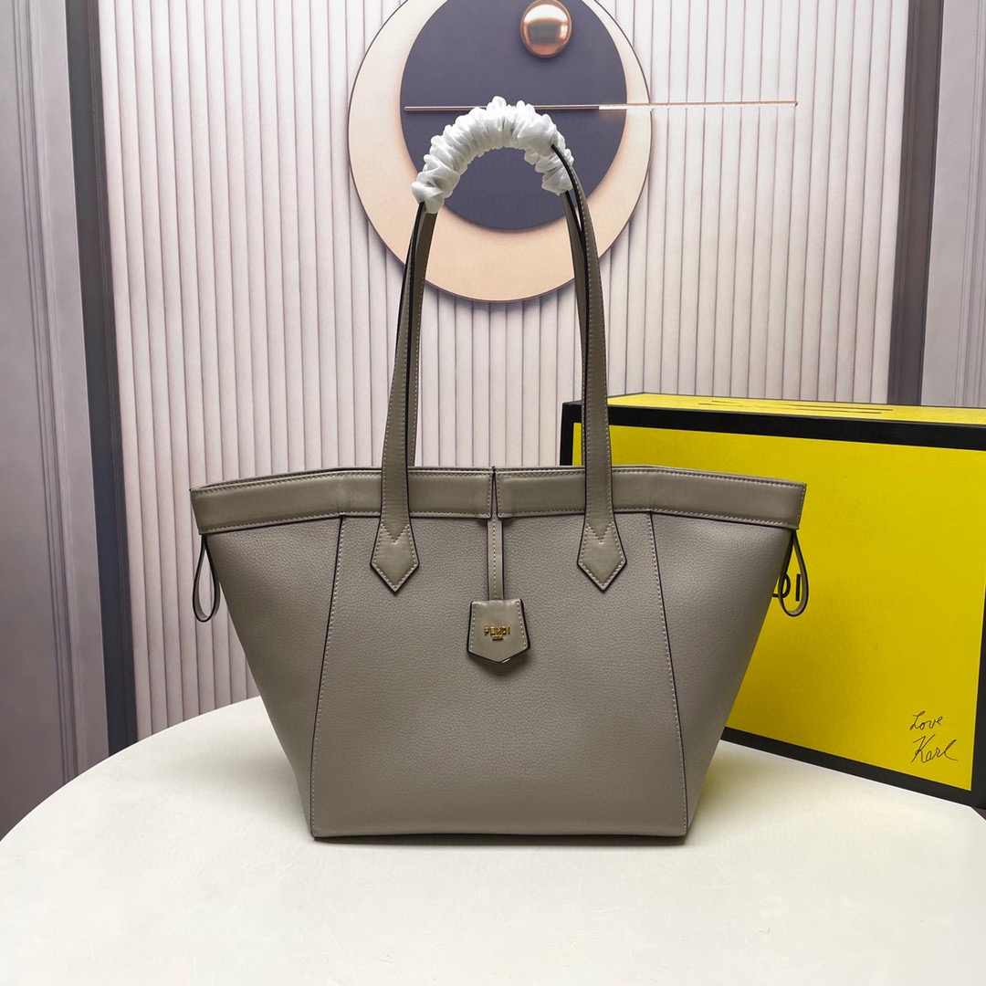 Fendi's 2023 autumn and winter magic bag F0079