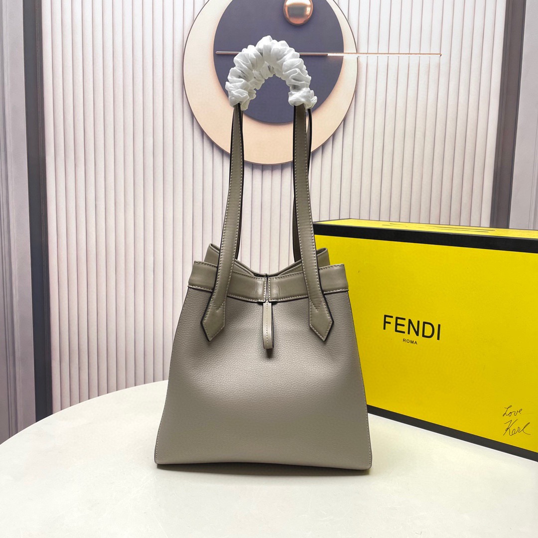 Fendi's 2023 autumn and winter magic bag F0079