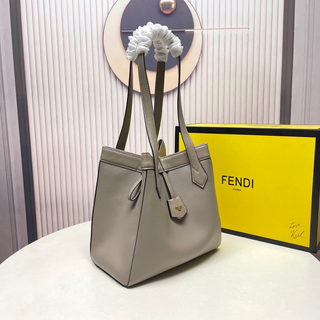 Fendi's 2023 autumn and winter magic bag F0079