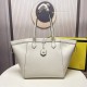 Fendi's 2023 autumn and winter magic bag F0080