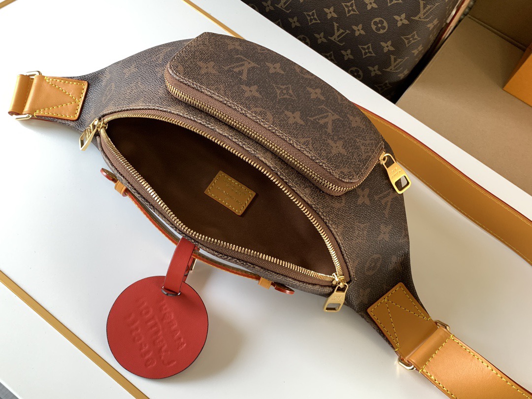 Louis Vuitton's Rush waist bag M11539