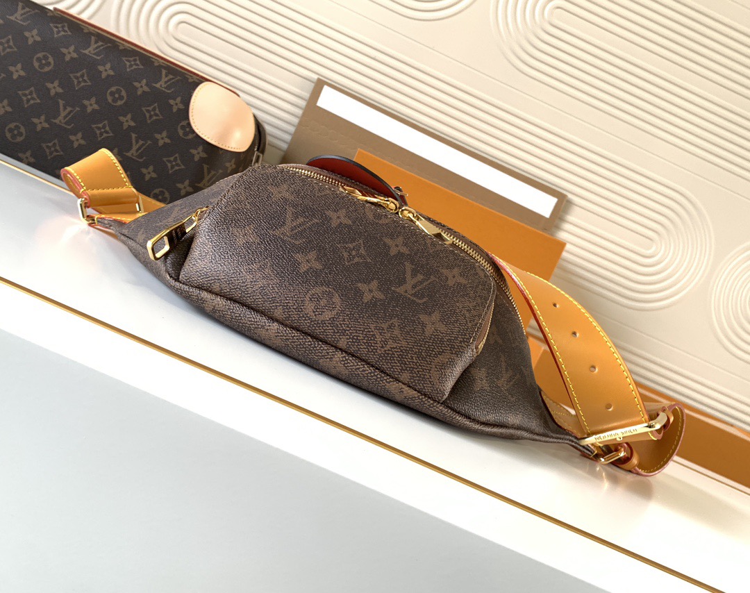 Louis Vuitton's Rush waist bag M11539