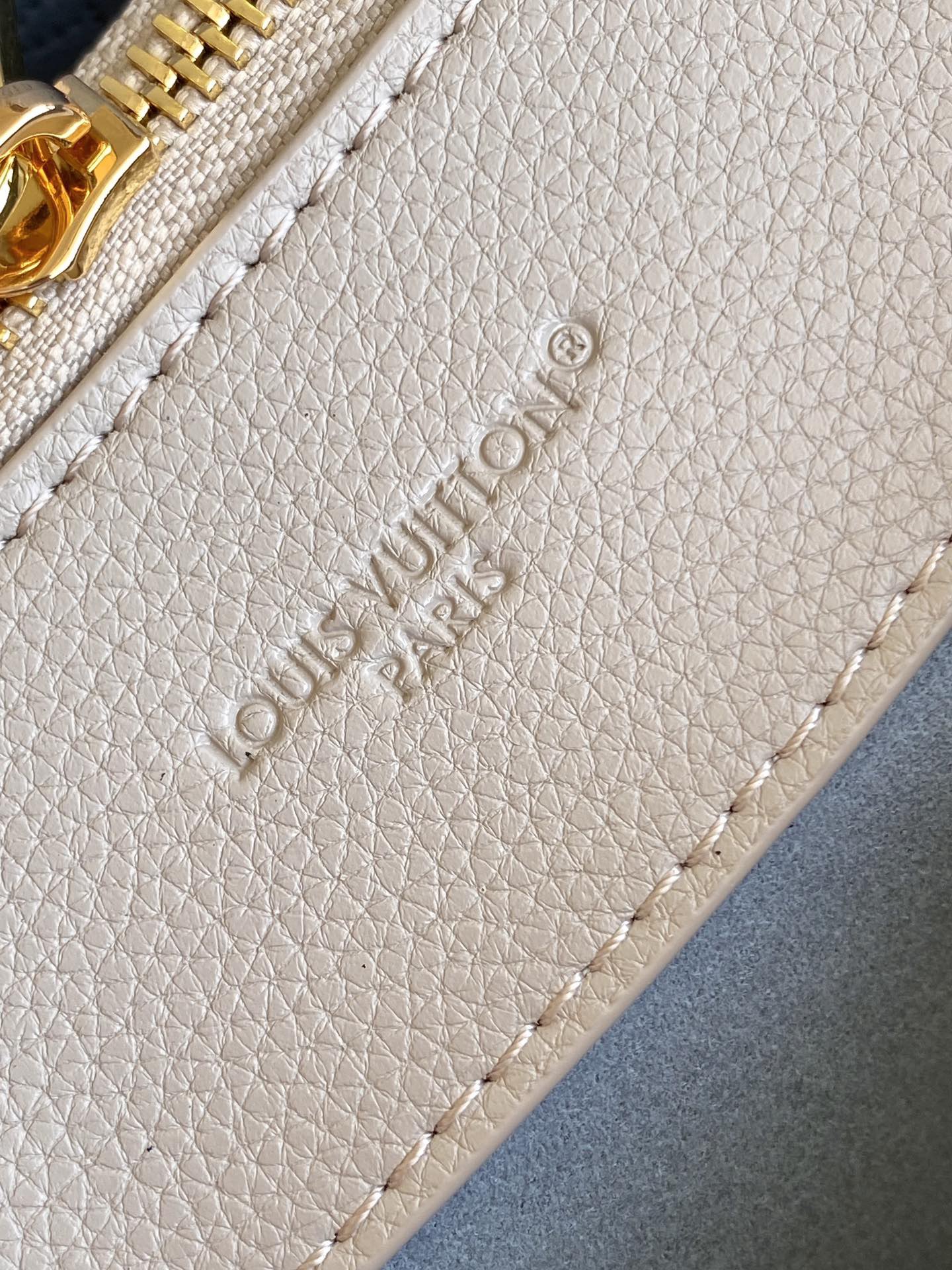 Louis Vuitton's flore bag M12140