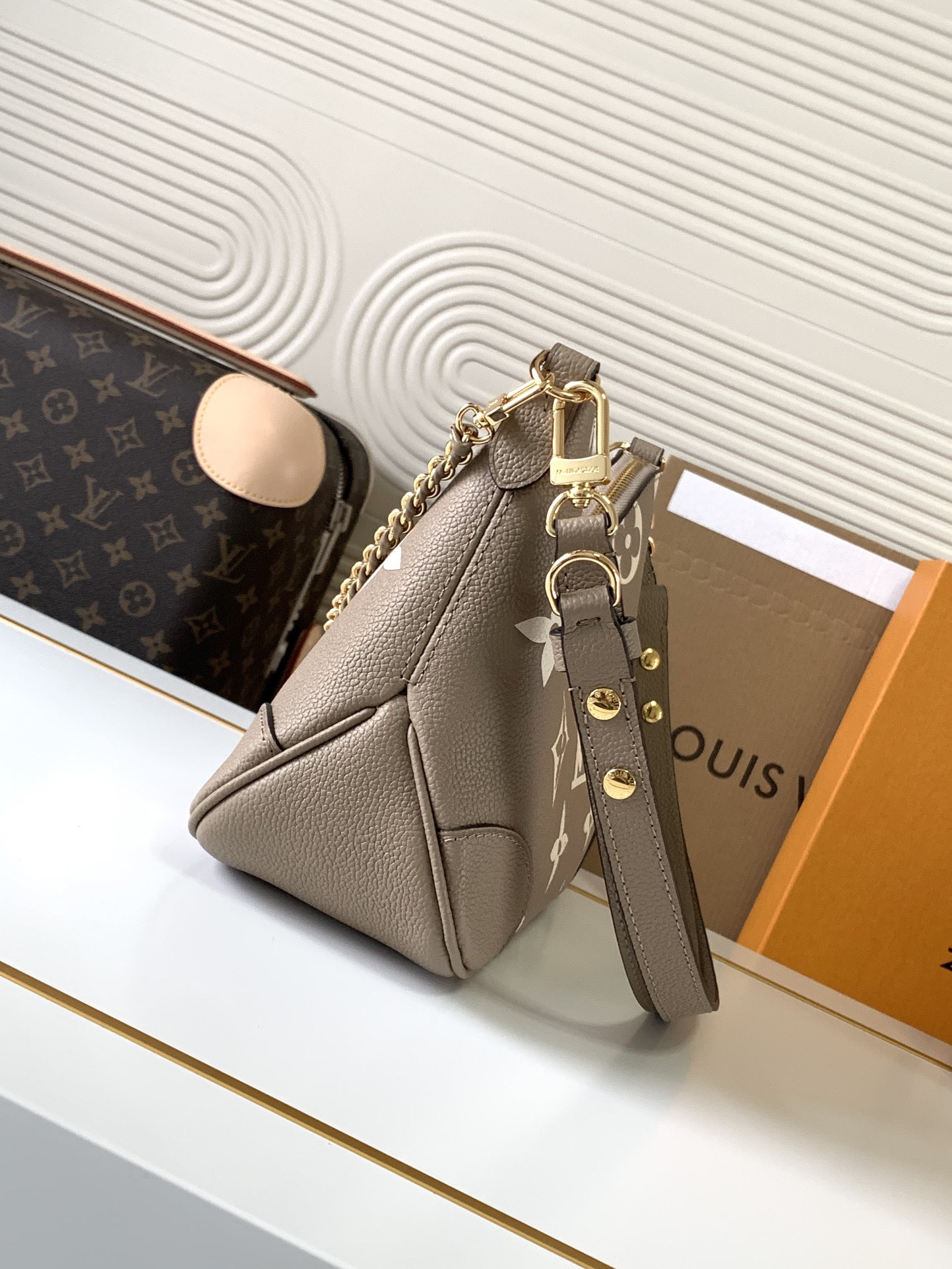 Louis Vuitton's boulogne bag M13224