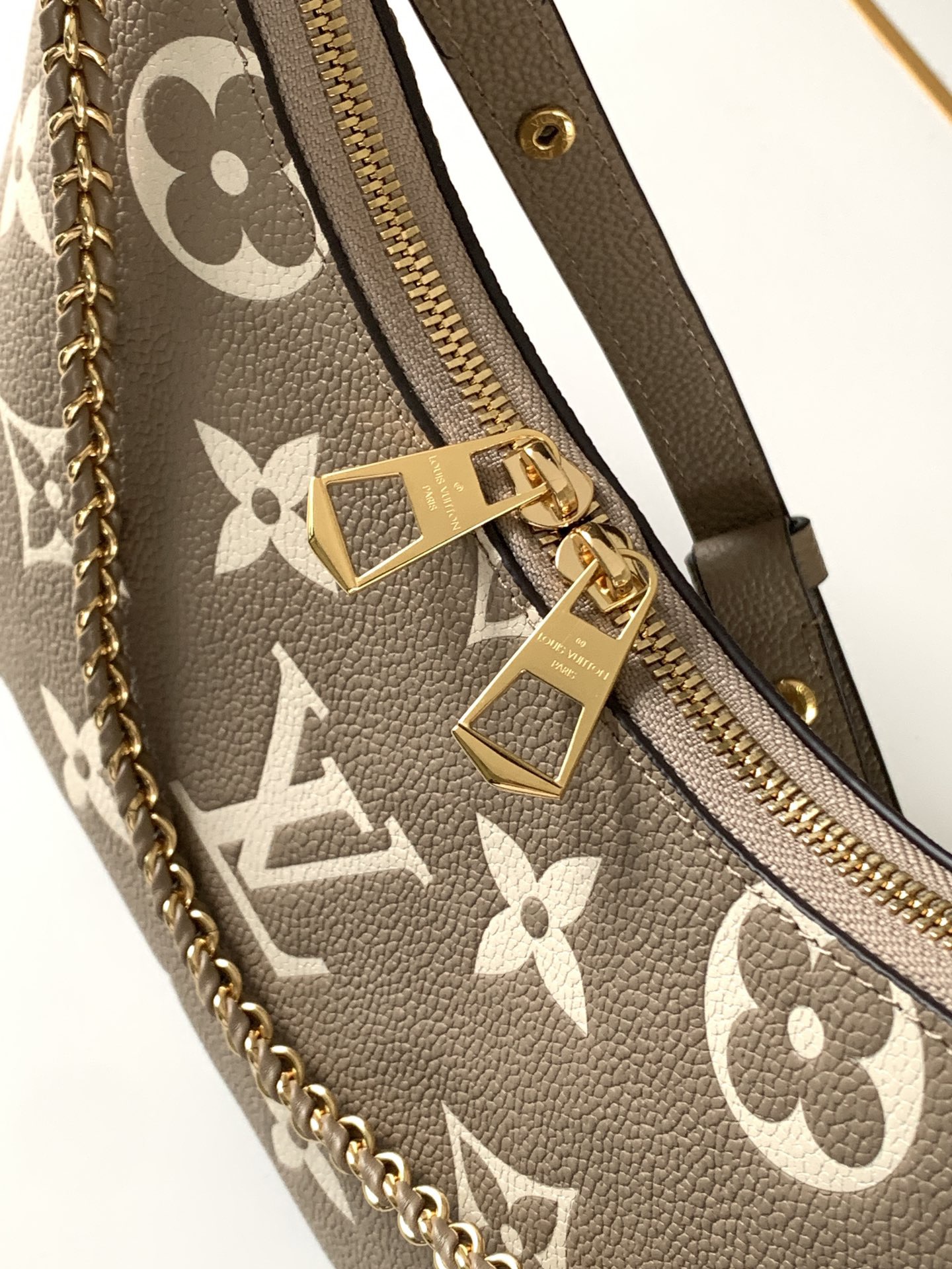 Louis Vuitton's boulogne bag M13224