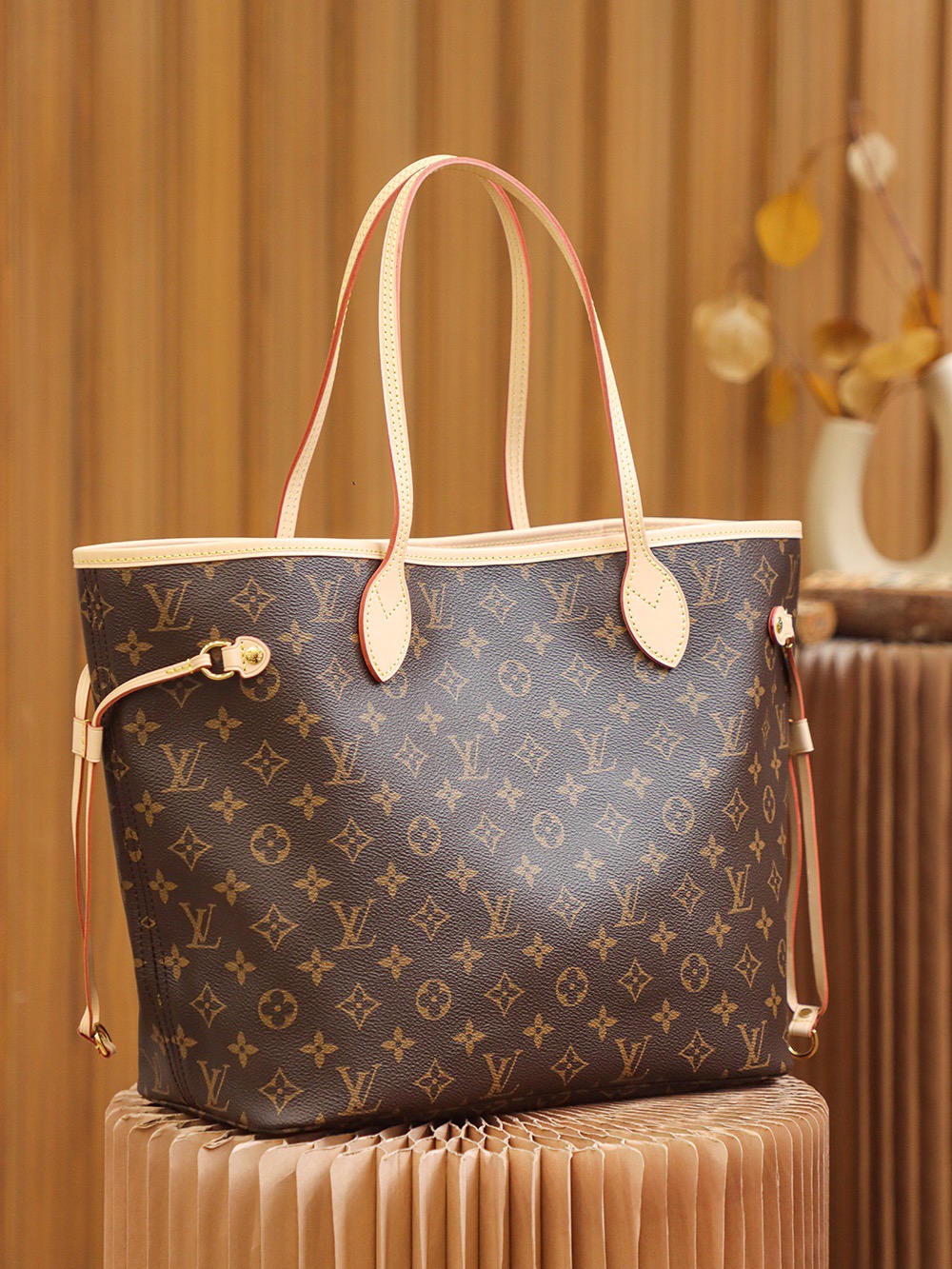 Neverfull MM Cherry M41177