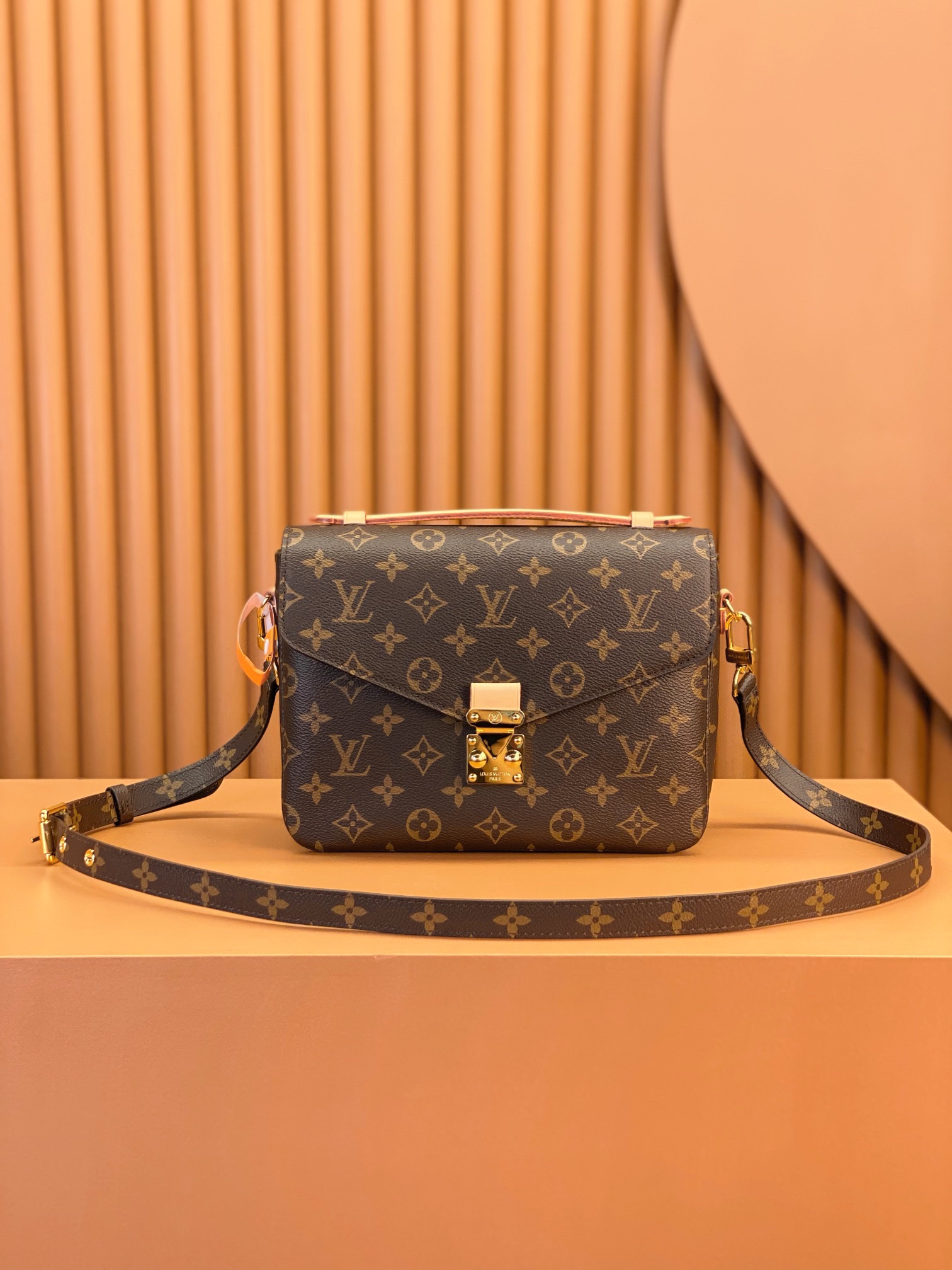 Pochette Metis M44875